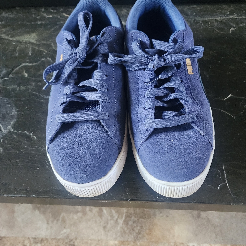 Women Puma shoes
